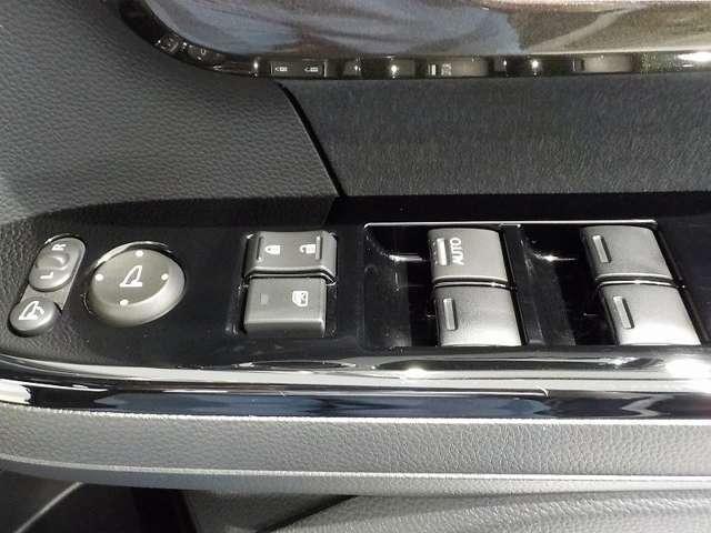 G・Lホンダセンシング 横滑り防止装置 インターナビ バックカメラ 両側電動スライドドア ETC アルミホイール フルセグTV 衝突被害軽減ブレーキ LEDヘッドライト カーテンエアバッグ Honda SENSING(16枚目)
