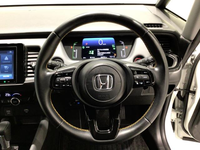 フィット ｅ：ＨＥＶＲＳ　デモカーＵＰ・ホンダＣＯＮＮＥＣＴ・ディスプレイオーディオ・純正ドラレコ・純正ＡＷ（17枚目）