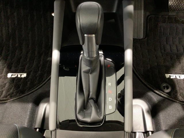 フィット ｅ：ＨＥＶＲＳ　デモカーＵＰ・ホンダＣＯＮＮＥＣＴ・ディスプレイオーディオ・純正ドラレコ・純正ＡＷ（25枚目）