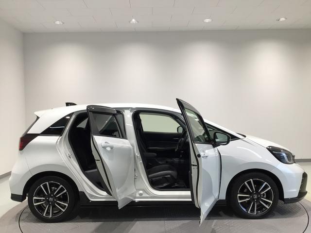 フィット ｅ：ＨＥＶＲＳ　デモカーＵＰ・ホンダＣＯＮＮＥＣＴ・ディスプレイオーディオ・純正ドラレコ・純正ＡＷ（41枚目）