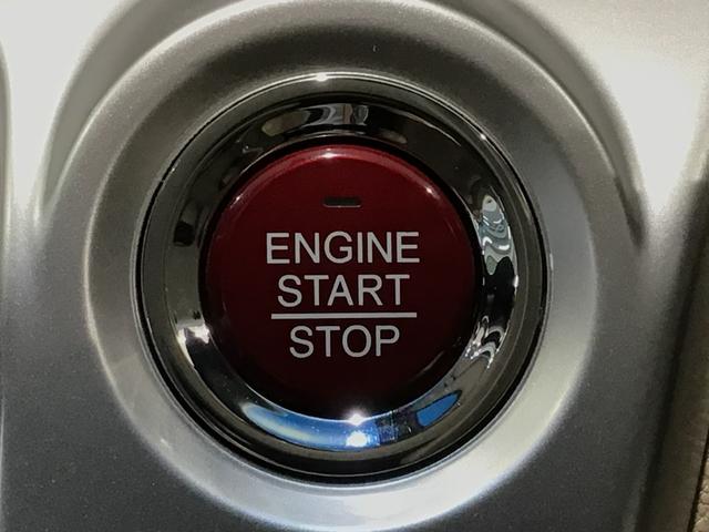 【スマートキー】持っているだけでエンジン始動や、ドアロックの開閉まで出来ちゃう賢く便利なスマートキーを装備！暗くなってもキー穴を捜す必要が無くとっても便利ですから人気の装備です♪