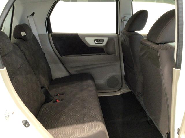 【後席】後席のお足元もとっても広いですよ！♪後席シートも乗り心地ＯＫ！ゆったり乗れます♪