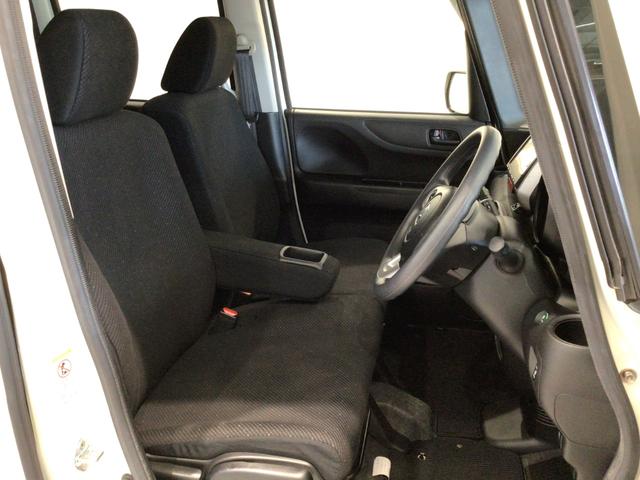 【前席】充分な広さを確保した、快適な前席！インテリアカラーも落ち着いたお色です♪センターアームレストも付いて、リラックスした姿勢で運転していただけます♪