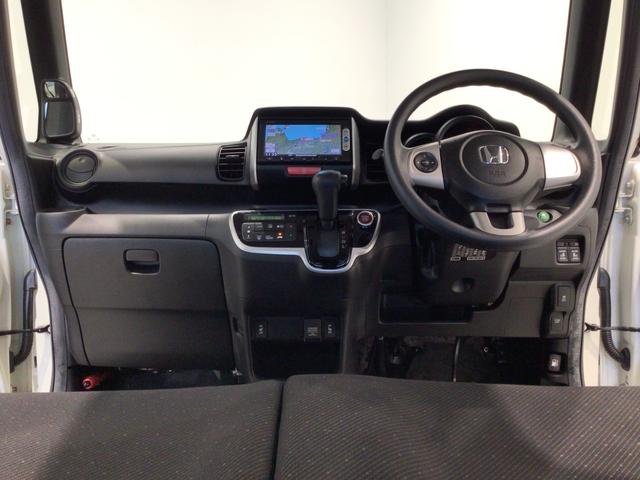 【前方視界】開放的な前方視界！運転がしやすく疲れにくいです♪窓が大きく、見通しがとっても良いおクルマですよ♪