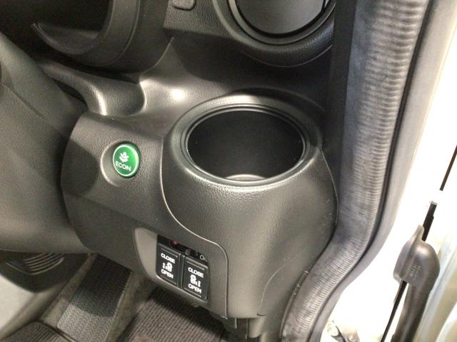 豊富に在庫を取り揃えています！軽自動車からミニバン、セダン、ＳＵＶ、話題のハイブリッド車など続々入荷しております！