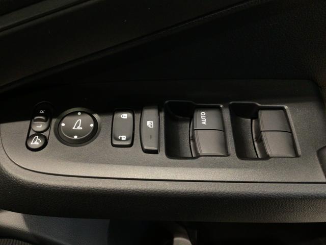 ヴェゼル e:HEVX LED・フルセグ・メモリナビ・バックカメラ・純正AW・ホンダCONNECT(32枚目)