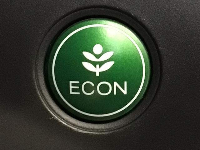 ★ＥＣＯＮスイッチ★　エコドライブを加速しよう！スイッチをＯＮにすると、運転の仕方によるロスを抑え込み燃費をよくするようクルマが頑張ります（＊＾ー＾＊）燃費向上にチャレンジ♪