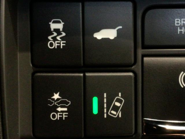 ホンダが推し進める総合先進安全装備のセンシング搭載！　衝突や斜線はみだしなどの危険が予測される時、センサーが警告。ヒューマンエラーを高度先進技術が補完してくれます。