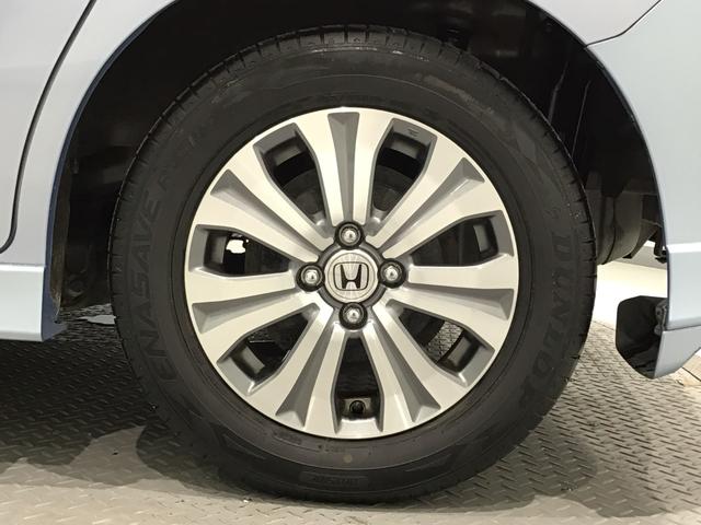 【アルミホイール】純正アルミホイール装備！足元を際立たせ、軽快な走りを演出します！印象もアップし、スタイルも引き締まります！スポーティーさの中にラグジュアリーを感じさせるデザインですね♪