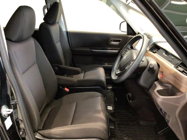 フリード Ｇ　デモカーＵＰ・ＬＥＤ・フルセグ・メモリナビ・バックカメラ・シートヒーター（15枚目）