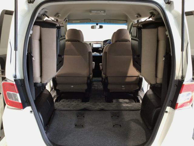 フリード Gプレミアムエディション HID・フルセグ・メモリナビ・DVD・バックカメラ・リア席モニター・ETC(12枚目)