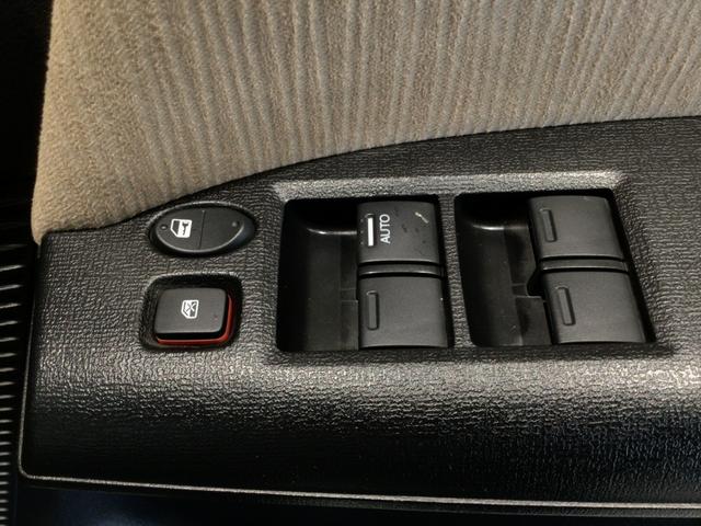 フリード Gプレミアムエディション HID・フルセグ・メモリナビ・DVD・バックカメラ・リア席モニター・ETC(25枚目)