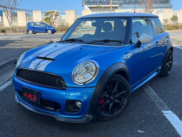 ＭＩＮＩ ジョンクーパーワークス　アルミホイール　ＭＴ　エアコン　パワーステアリング　パワーウィンドウ　運転席エアバッグ　助手席エアバッグ（10枚目）