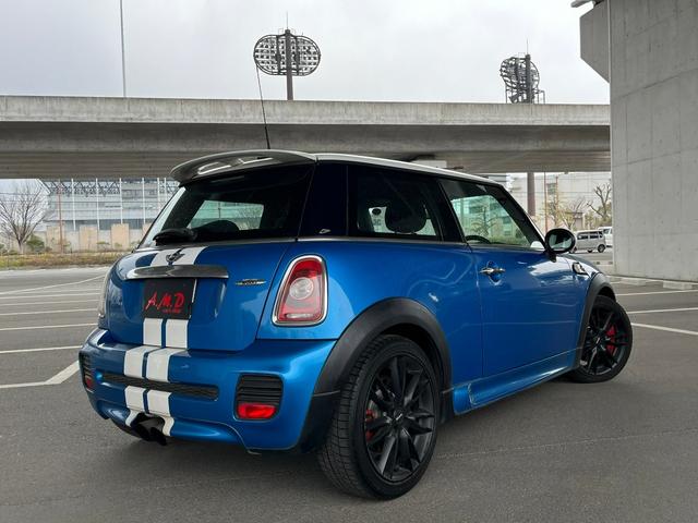 ＭＩＮＩ ジョンクーパーワークス　アルミホイール　ＭＴ　エアコン　パワーステアリング　パワーウィンドウ　運転席エアバッグ　助手席エアバッグ（26枚目）