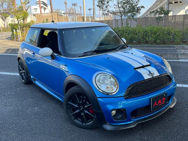 ＭＩＮＩ ジョンクーパーワークス　アルミホイール　ＭＴ　エアコン　パワーステアリング　パワーウィンドウ　運転席エアバッグ　助手席エアバッグ（56枚目）