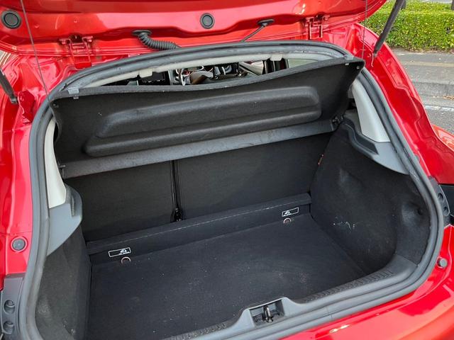 ルーテシア ゼン　オートクルーズコントロール　アルミホイール　オートライト　スマートキー　電動格納ミラー　ＭＴ　盗難防止システム　ＡＢＳ　エアコン　パワーステアリング　パワーウィンドウ　運転席エアバッグ（18枚目）