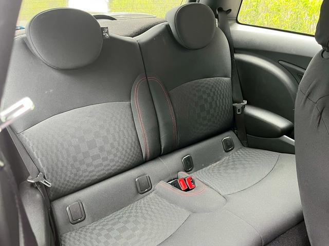 ＭＩＮＩ ジョンクーパーワークス　ドライブレコーダー　ナビ　アルミホイール　電動格納ミラー　ＡＴ　ＡＢＳ　ＥＳＣ　ＣＤ　ミュージックプレイヤー接続可　エアコン　パワーステアリング（8枚目）