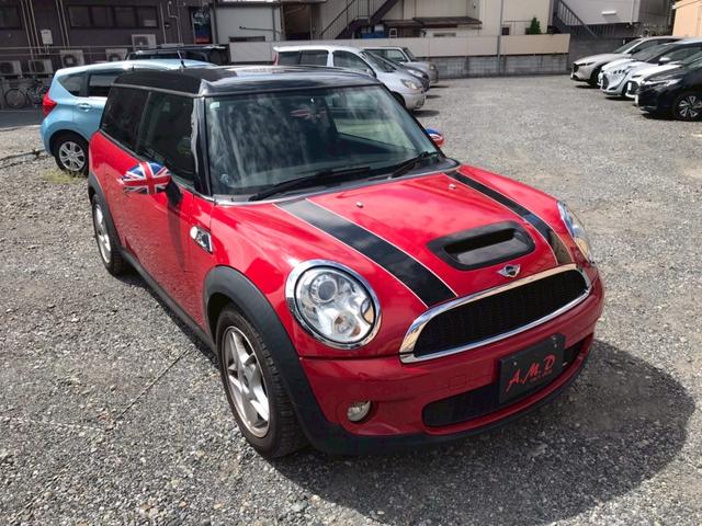 ＭＩＮＩ クーパーＳ　クラブマン　ＴＶ　アルミホイール　ＨＩＤ　キーレスエントリー　電動格納ミラー　ＡＴ　盗難防止システム　ＡＢＳ　ＣＤ　エアコン　パワーステアリング　パワーウィンドウ　運転席エアバッグ（4枚目）
