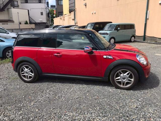 ＭＩＮＩ クーパーＳ　クラブマン　ＴＶ　アルミホイール　ＨＩＤ　キーレスエントリー　電動格納ミラー　ＡＴ　盗難防止システム　ＡＢＳ　ＣＤ　エアコン　パワーステアリング　パワーウィンドウ　運転席エアバッグ（5枚目）