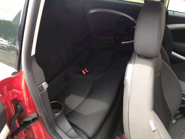 ＭＩＮＩ クーパーＳ　クラブマン　ＴＶ　アルミホイール　ＨＩＤ　キーレスエントリー　電動格納ミラー　ＡＴ　盗難防止システム　ＡＢＳ　ＣＤ　エアコン　パワーステアリング　パワーウィンドウ　運転席エアバッグ（9枚目）