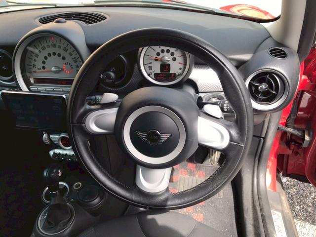 ＭＩＮＩ クーパーＳ　クラブマン　ＴＶ　アルミホイール　ＨＩＤ　キーレスエントリー　電動格納ミラー　ＡＴ　盗難防止システム　ＡＢＳ　ＣＤ　エアコン　パワーステアリング　パワーウィンドウ　運転席エアバッグ（12枚目）