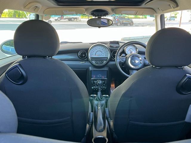 ＭＩＮＩ クーパーＳ　ジョンクーパーワークスエアロ　アルミホイール　社外２ＤＩＮナビ　ＨＩＤ　サンルーフ　ＡＴ　ＡＢＳ　ＥＳＣ　エアコン　パワーステアリング　パワーウィンドウ（10枚目）