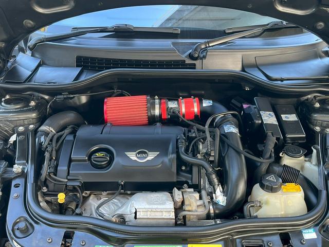 ＭＩＮＩ クーパーＳ　ジョンクーパーワークスエアロ　アルミホイール　社外２ＤＩＮナビ　ＨＩＤ　サンルーフ　ＡＴ　ＡＢＳ　ＥＳＣ　エアコン　パワーステアリング　パワーウィンドウ（19枚目）