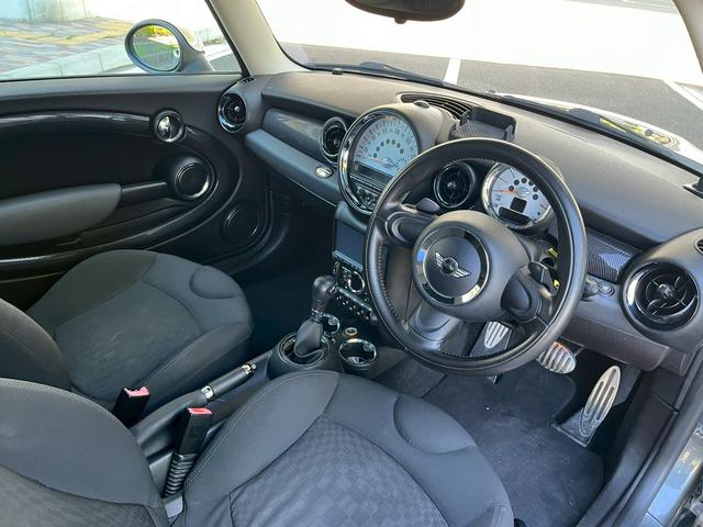 ＭＩＮＩ クーパーＳ　ジョンクーパーワークスエアロ　アルミホイール　社外２ＤＩＮナビ　ＨＩＤ　サンルーフ　ＡＴ　ＡＢＳ　ＥＳＣ　エアコン　パワーステアリング　パワーウィンドウ（31枚目）