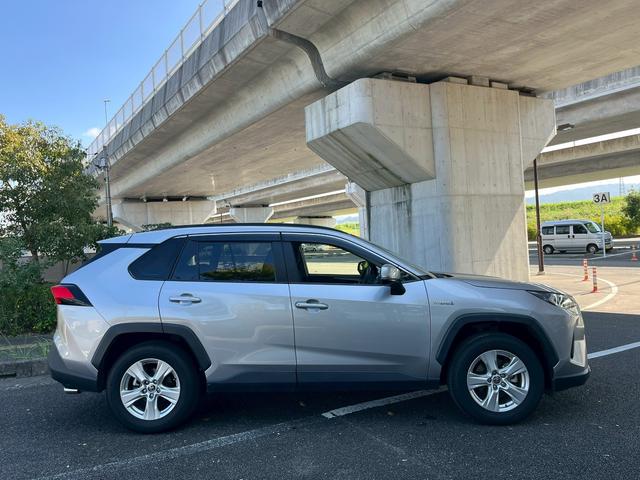 ＲＡＶ４ ハイブリッドＸ　オートクルーズコントロール　レーンアシスト　衝突被害軽減システム　ナビ　オートマチックハイビーム　オートライト　ＬＥＤヘッドランプ　アルミホイール　スマートキー　アイドリングストップ　電動格納ミラー（13枚目）