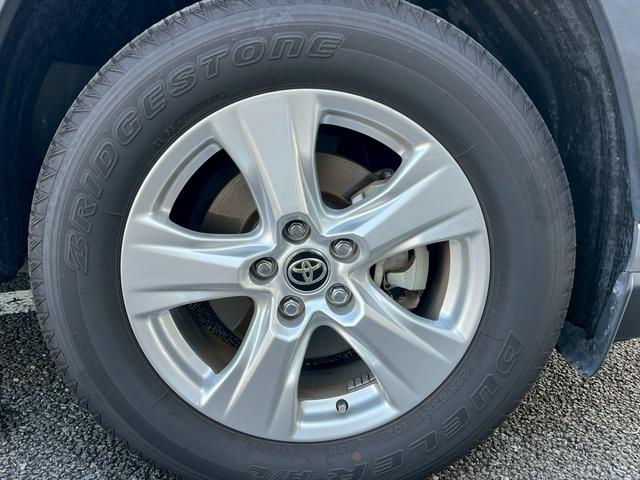 ＲＡＶ４ ハイブリッドＸ　オートクルーズコントロール　レーンアシスト　衝突被害軽減システム　ナビ　オートマチックハイビーム　オートライト　ＬＥＤヘッドランプ　アルミホイール　スマートキー　アイドリングストップ　電動格納ミラー（30枚目）