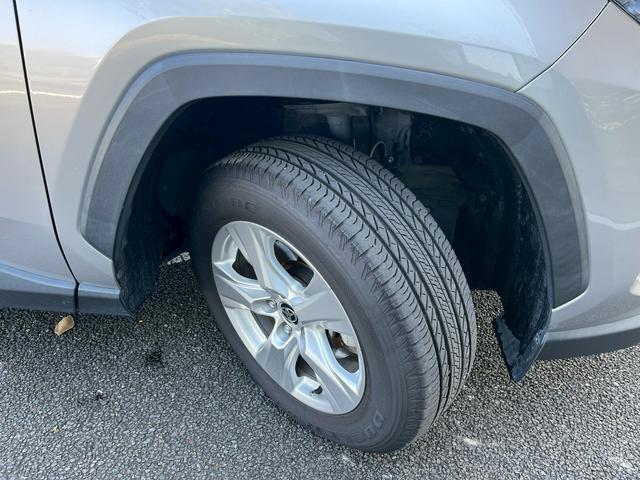 ＲＡＶ４ ハイブリッドＸ　オートクルーズコントロール　レーンアシスト　衝突被害軽減システム　ナビ　オートマチックハイビーム　オートライト　ＬＥＤヘッドランプ　アルミホイール　スマートキー　アイドリングストップ　電動格納ミラー（35枚目）