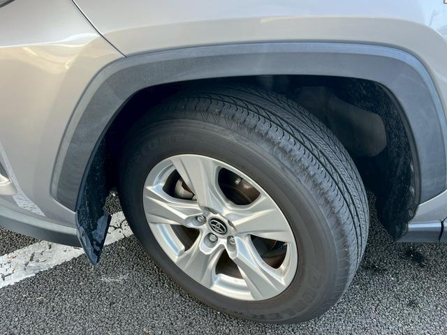 ＲＡＶ４ ハイブリッドＸ　オートクルーズコントロール　レーンアシスト　衝突被害軽減システム　ナビ　オートマチックハイビーム　オートライト　ＬＥＤヘッドランプ　アルミホイール　スマートキー　アイドリングストップ　電動格納ミラー（36枚目）