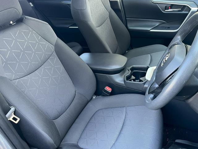 ＲＡＶ４ ハイブリッドＸ　オートクルーズコントロール　レーンアシスト　衝突被害軽減システム　ナビ　オートマチックハイビーム　オートライト　ＬＥＤヘッドランプ　アルミホイール　スマートキー　アイドリングストップ　電動格納ミラー（44枚目）