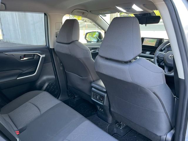 ＲＡＶ４ ハイブリッドＸ　オートクルーズコントロール　レーンアシスト　衝突被害軽減システム　ナビ　オートマチックハイビーム　オートライト　ＬＥＤヘッドランプ　アルミホイール　スマートキー　アイドリングストップ　電動格納ミラー（45枚目）
