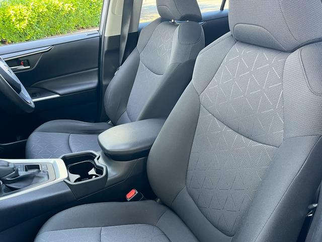 ＲＡＶ４ ハイブリッドＸ　オートクルーズコントロール　レーンアシスト　衝突被害軽減システム　ナビ　オートマチックハイビーム　オートライト　ＬＥＤヘッドランプ　アルミホイール　スマートキー　アイドリングストップ　電動格納ミラー（48枚目）