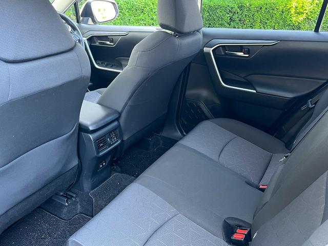 ＲＡＶ４ ハイブリッドＸ　オートクルーズコントロール　レーンアシスト　衝突被害軽減システム　ナビ　オートマチックハイビーム　オートライト　ＬＥＤヘッドランプ　アルミホイール　スマートキー　アイドリングストップ　電動格納ミラー（49枚目）