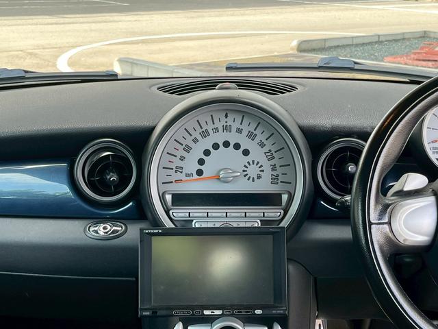 MINI クーパーS コンバーチブル オープンカー ETC HID AT キーレスエントリー アルミホイール 盗難防止システム ABS CD エアコン パワーステアリング パワーウィンドウ(4枚目)