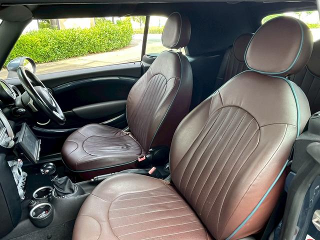 MINI クーパーS コンバーチブル オープンカー ETC HID AT キーレスエントリー アルミホイール 盗難防止システム ABS CD エアコン パワーステアリング パワーウィンドウ(10枚目)