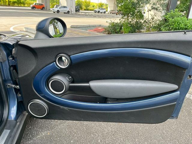 MINI クーパーS コンバーチブル オープンカー ETC HID AT キーレスエントリー アルミホイール 盗難防止システム ABS CD エアコン パワーステアリング パワーウィンドウ(43枚目)