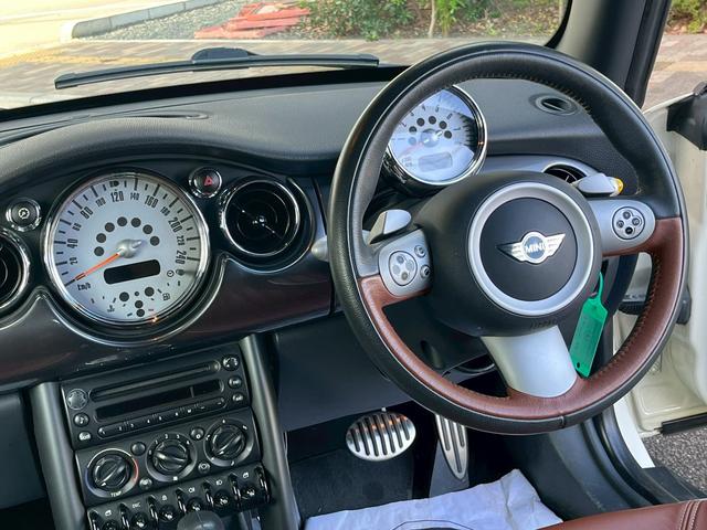 MINI クーパーS コンバーチブル オープンカー クリアランスソナー HID AT アルミホイール 盗難防止システム ABS CD USB エアコン パワーステアリング パワーウィンドウ(3枚目)