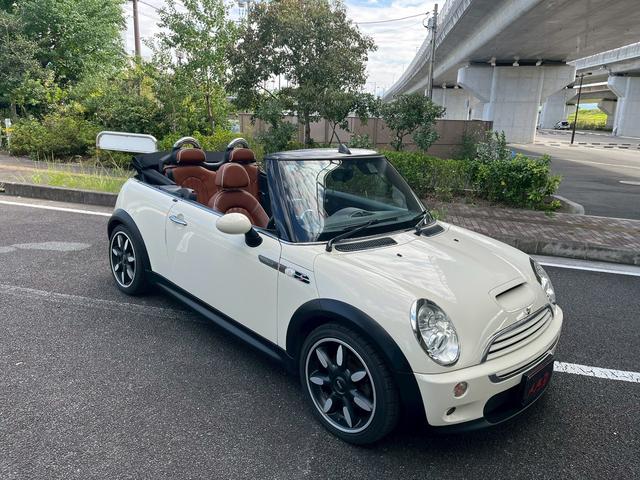 MINI クーパーS コンバーチブル オープンカー クリアランスソナー HID AT アルミホイール 盗難防止システム ABS CD USB エアコン パワーステアリング パワーウィンドウ(13枚目)