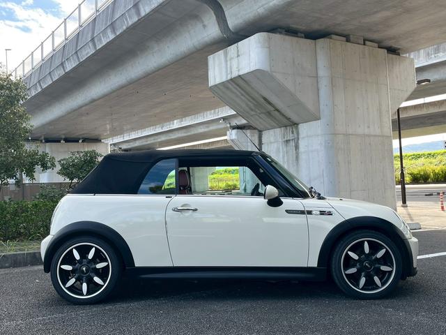 MINI クーパーS コンバーチブル オープンカー クリアランスソナー HID AT アルミホイール 盗難防止システム ABS CD USB エアコン パワーステアリング パワーウィンドウ(14枚目)