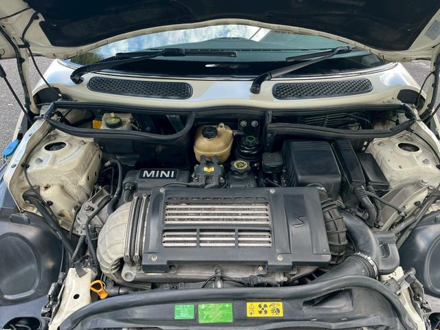 MINI クーパーS コンバーチブル オープンカー クリアランスソナー HID AT アルミホイール 盗難防止システム ABS CD USB エアコン パワーステアリング パワーウィンドウ(20枚目)
