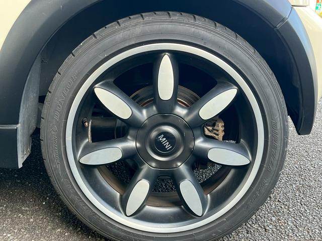 MINI クーパーS コンバーチブル オープンカー クリアランスソナー HID AT アルミホイール 盗難防止システム ABS CD USB エアコン パワーステアリング パワーウィンドウ(27枚目)