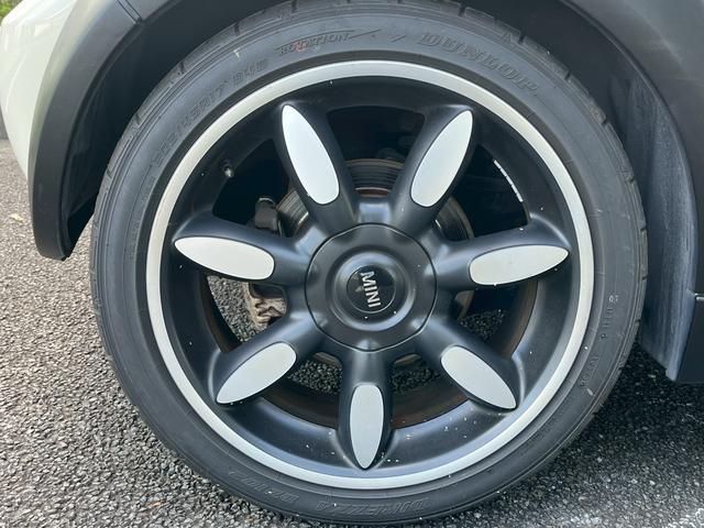MINI クーパーS コンバーチブル オープンカー クリアランスソナー HID AT アルミホイール 盗難防止システム ABS CD USB エアコン パワーステアリング パワーウィンドウ(44枚目)