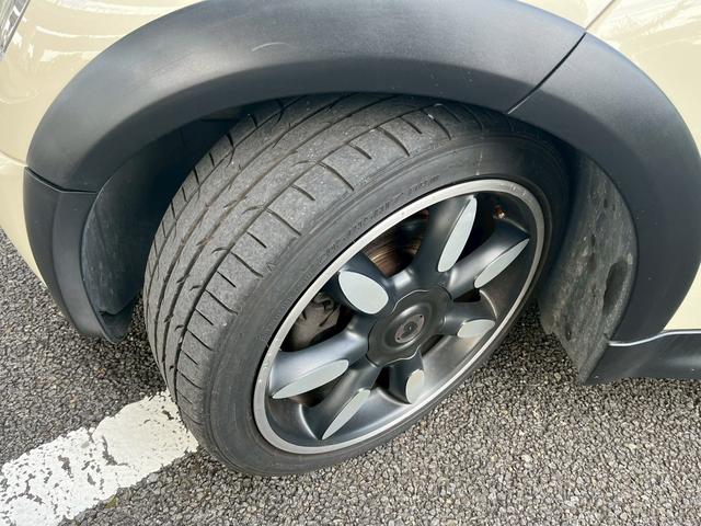 MINI クーパーS コンバーチブル オープンカー クリアランスソナー HID AT アルミホイール 盗難防止システム ABS CD USB エアコン パワーステアリング パワーウィンドウ(46枚目)