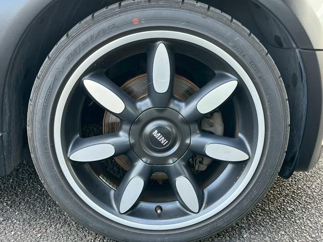 MINI クーパーS コンバーチブル オープンカー クリアランスソナー HID AT アルミホイール 盗難防止システム ABS CD USB エアコン パワーステアリング パワーウィンドウ(48枚目)