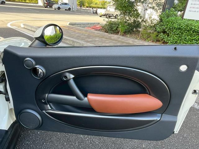 MINI クーパーS コンバーチブル オープンカー クリアランスソナー HID AT アルミホイール 盗難防止システム ABS CD USB エアコン パワーステアリング パワーウィンドウ(49枚目)