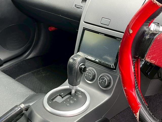 フェアレディZ ベースグレード ドライブレコーダー ETC AT HID キーレスエントリー 電動格納ミラー シートヒーター アルミホイール 盗難防止システム 衝突安全ボディ ABS エアコン パワーステアリング パワーウィンドウ(4枚目)