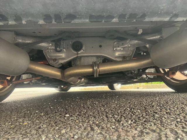 フェアレディZ ベースグレード ドライブレコーダー ETC AT HID キーレスエントリー 電動格納ミラー シートヒーター アルミホイール 盗難防止システム 衝突安全ボディ ABS エアコン パワーステアリング パワーウィンドウ(28枚目)